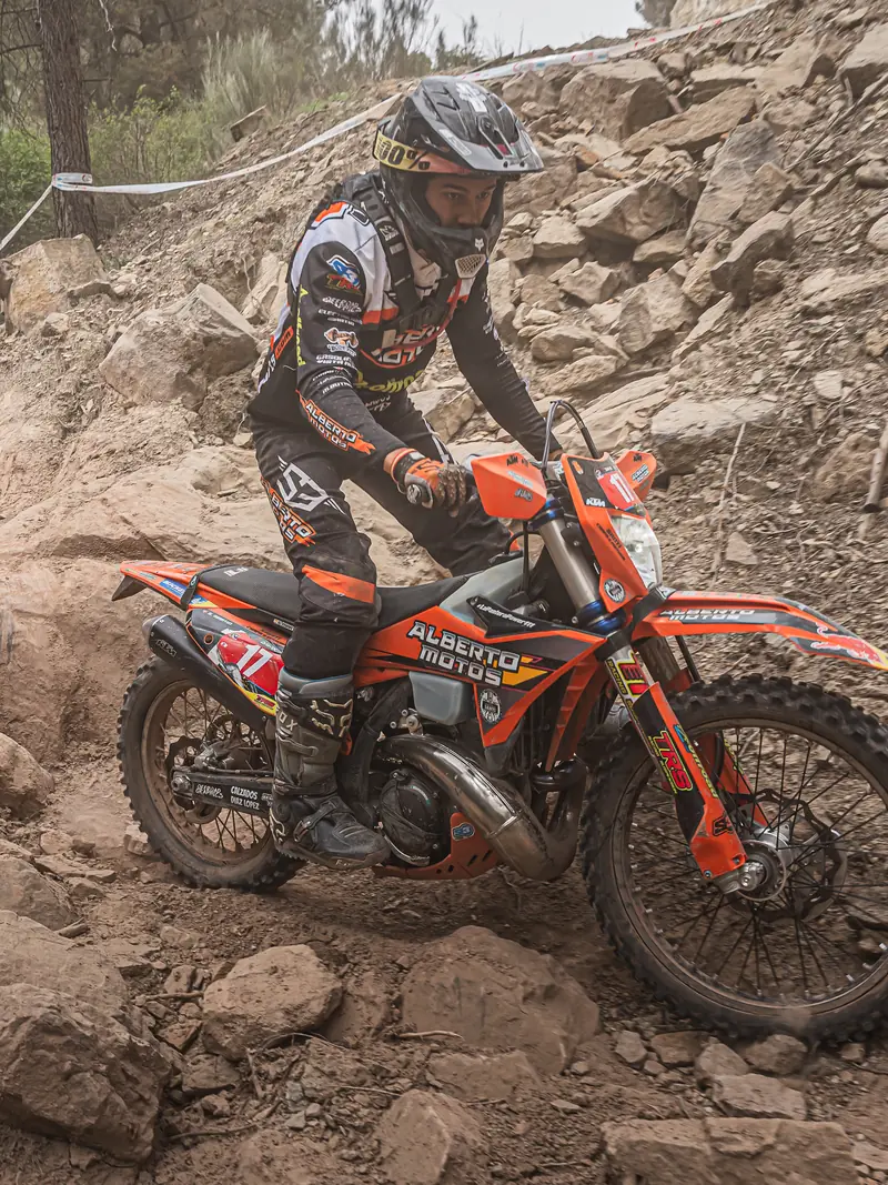 Santi Martín, piloto patrocinado por PRO Parts Racing, Hard Enduro, #17